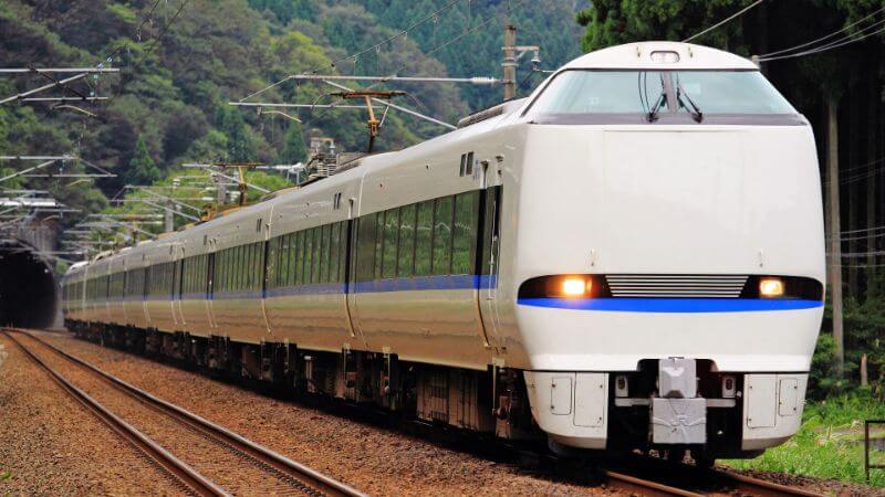 サンダーバード | 特急列車 | 車両案内 | 列車：JRおでかけネット