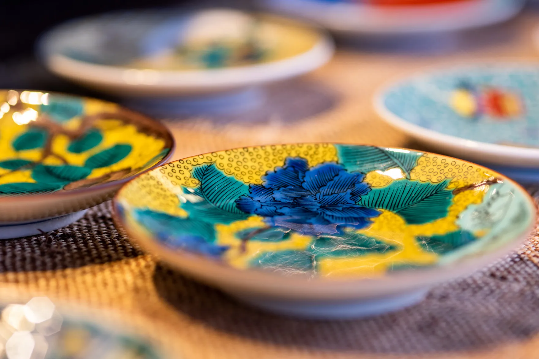 世界の人々を魅了する「ジャパンクタニ」九谷焼の魅力と伝統を識る