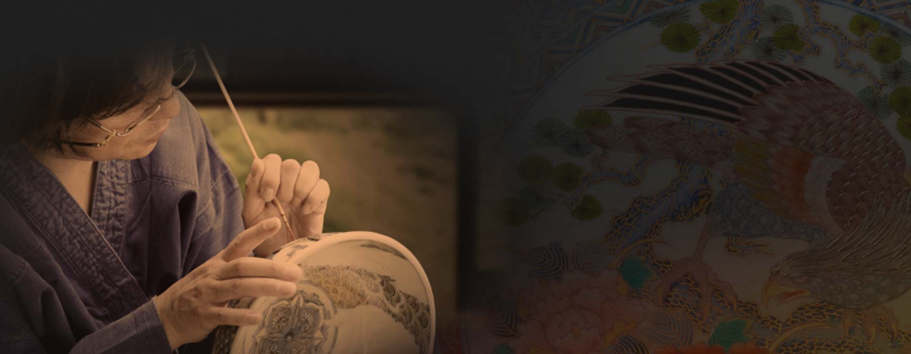 献上手古伊万里焼】飾絵皿（特大）染錦本金孔雀絵