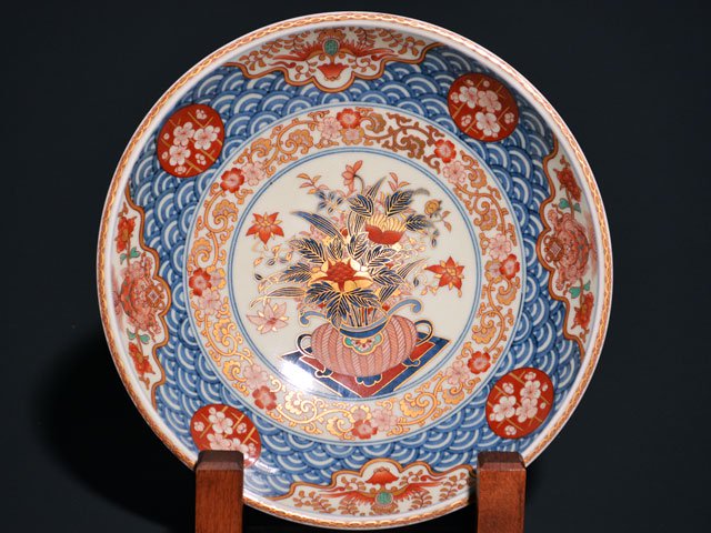献上手古伊万里焼】飾絵皿（大）染錦本金花籠青海