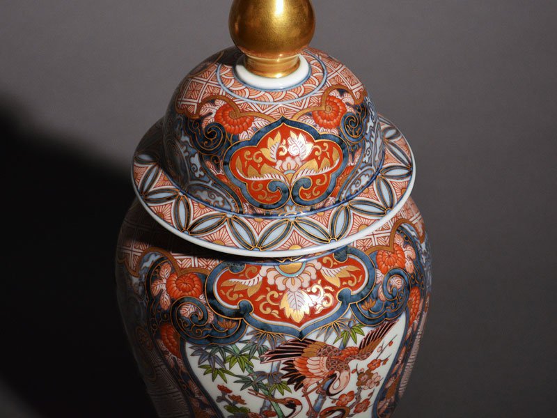 献上手古伊万里焼】特大沈香壷 染錦本金鶴図