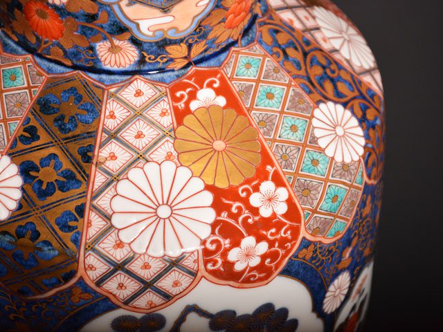 献上手古伊万里焼】特大花瓶 染錦本金松竹梅柘榴