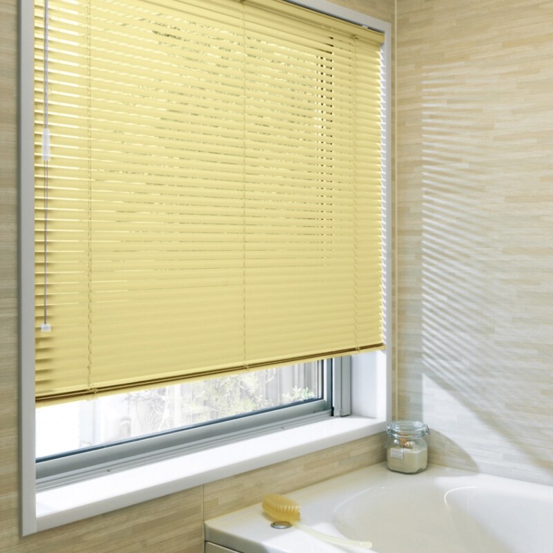 アルミブラインド-ベーシック・遮熱-（浴窓ビス止め式）ライトイエロー