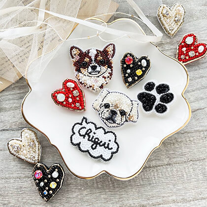 イチゴ畑とわんちゃんハートレジンヘアゴム