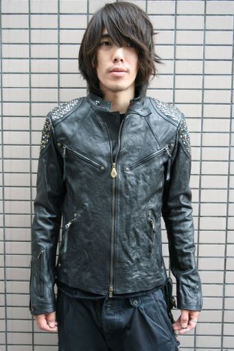 Gackt，B'z稲葉も着たROCKなバイカージャケット ロック