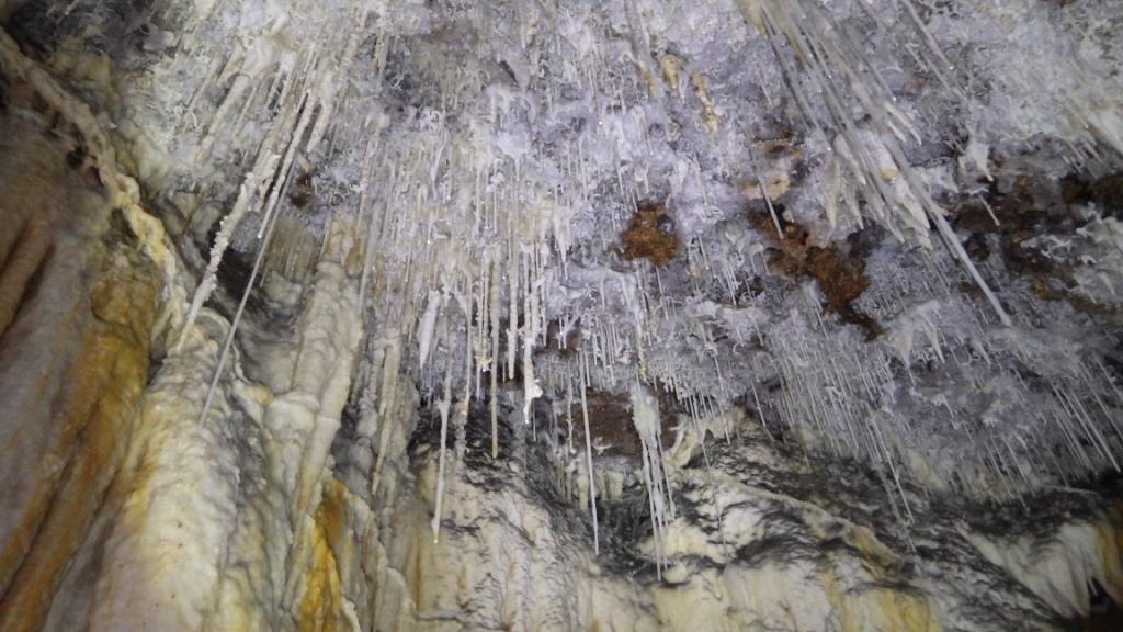 鍾乳洞について | 秘境体験ツアー・オフィスキーポイント