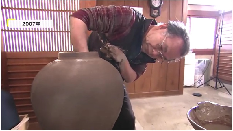 備前焼の人間国宝・伊勢崎淳さん（89）文化功労者に…首相官邸の「陶