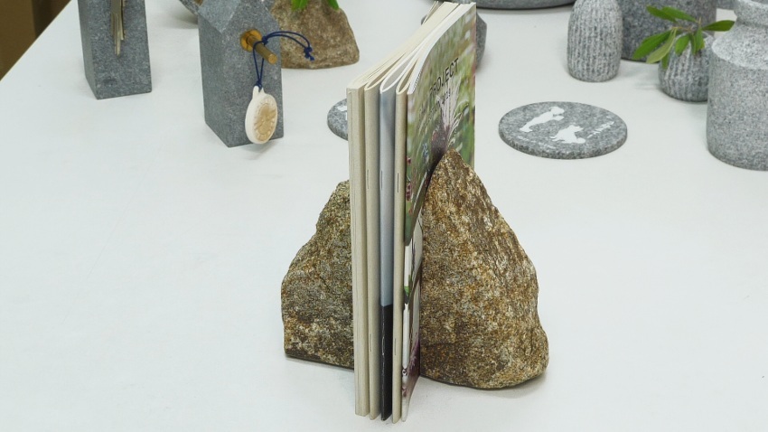 海外でも大人気！「暮らしに寄り添う」庵治石のインテリアが超オシャレ