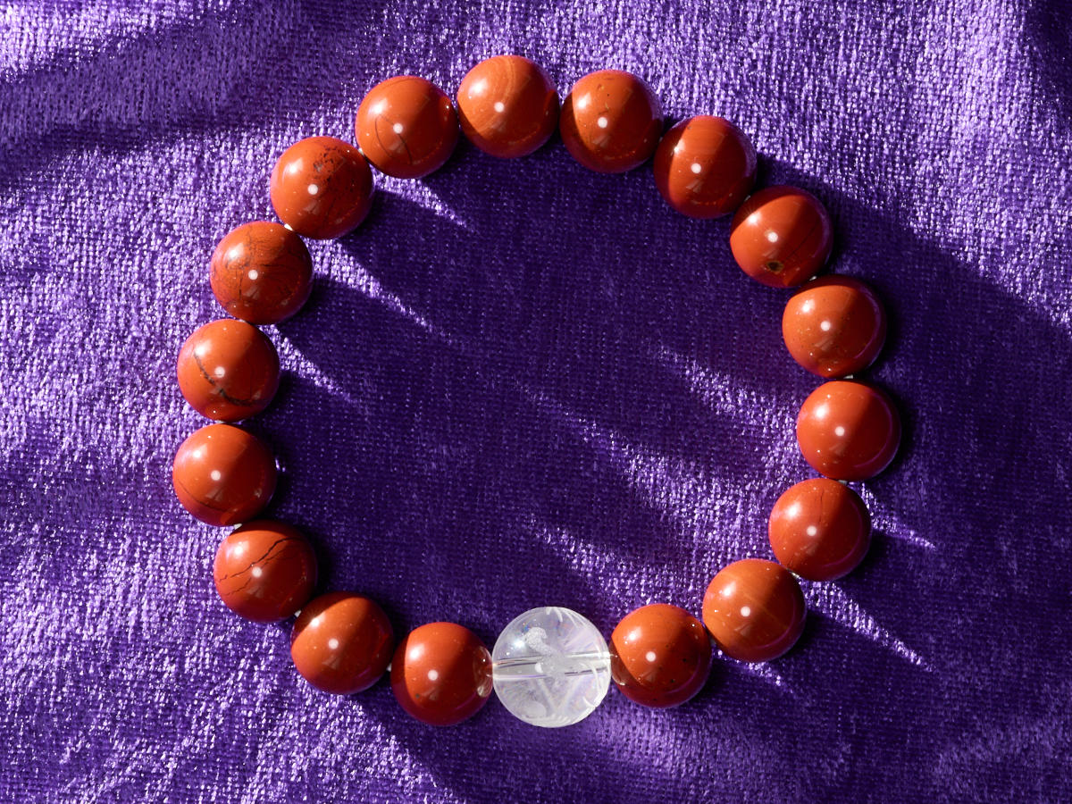 龍彫水晶とレッドジャスパー・ブレスレット（約12mm玉）［No.5