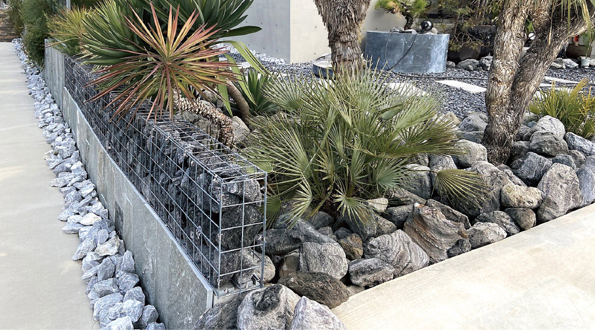 フェザーロック｜据える・置く（ロッカリー）｜自然石などのマテリアル