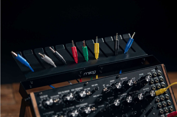 moogのシンセサイザー、MOOG SOUND STUDIO（Mother-32 & DFAMセット