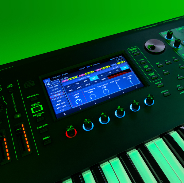 スピーディな制作と表現力豊かなパフォーマンスFANTOM-8