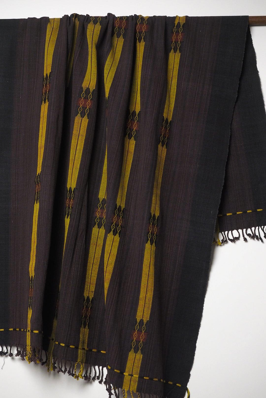 インド、ミャンマー ナガ族の手織り布 - アジアの布専門店ウィージャ