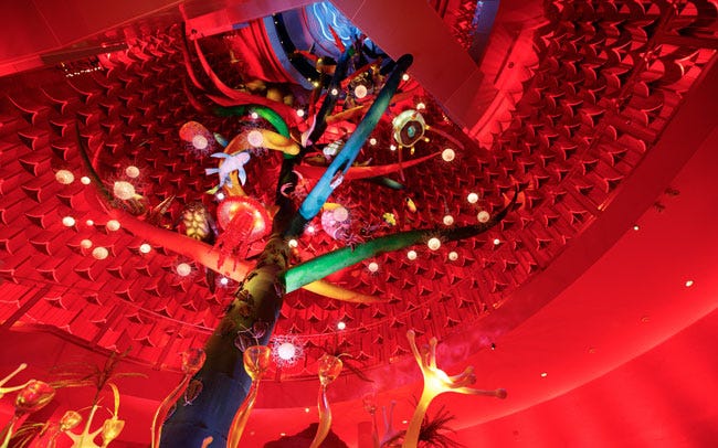 圧倒的な刺激が待ってる！迫力満点の岡本太郎アートに会いに大阪へ行