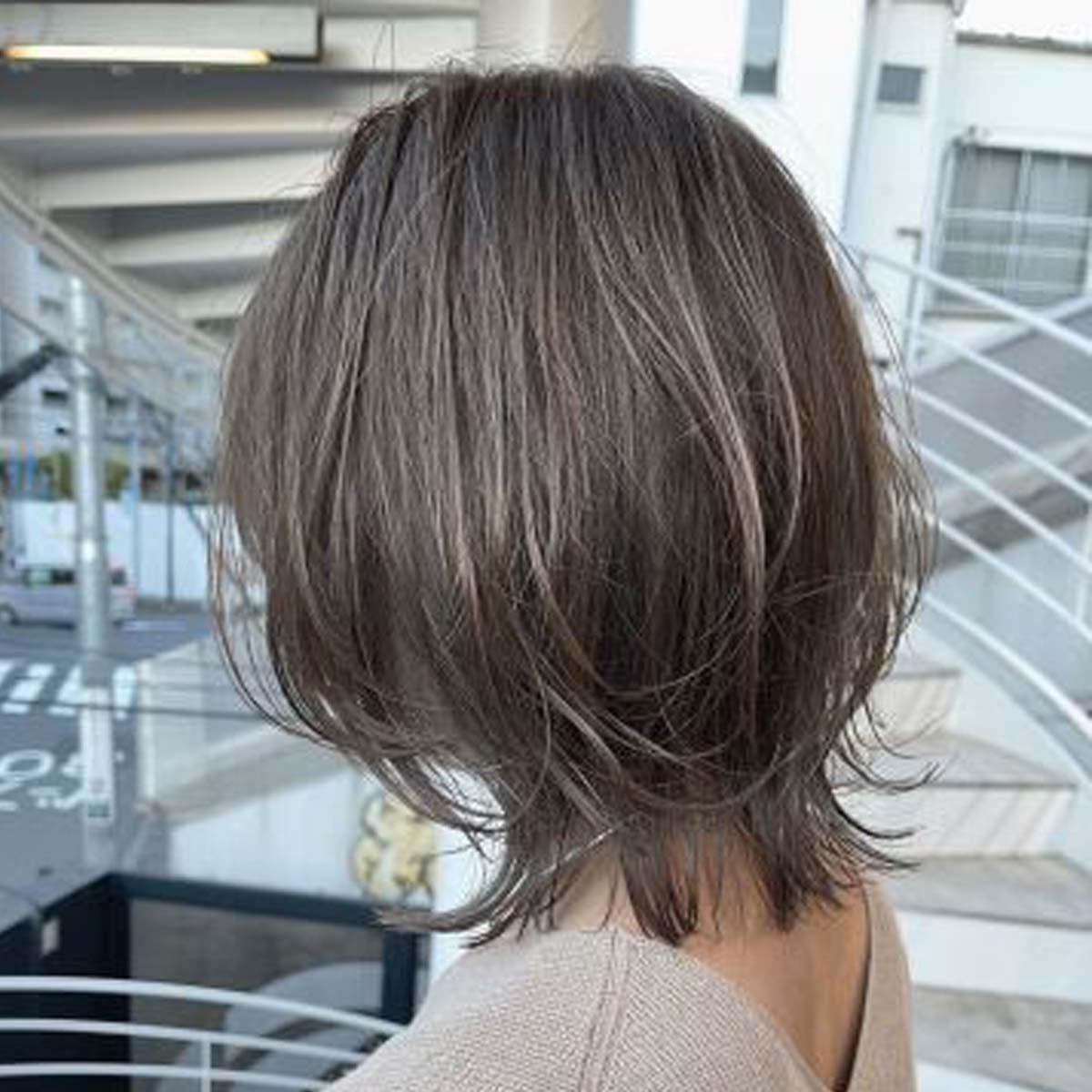 白髪を活かしたカラーリング10選！隠しハイライトや バレイヤージュも