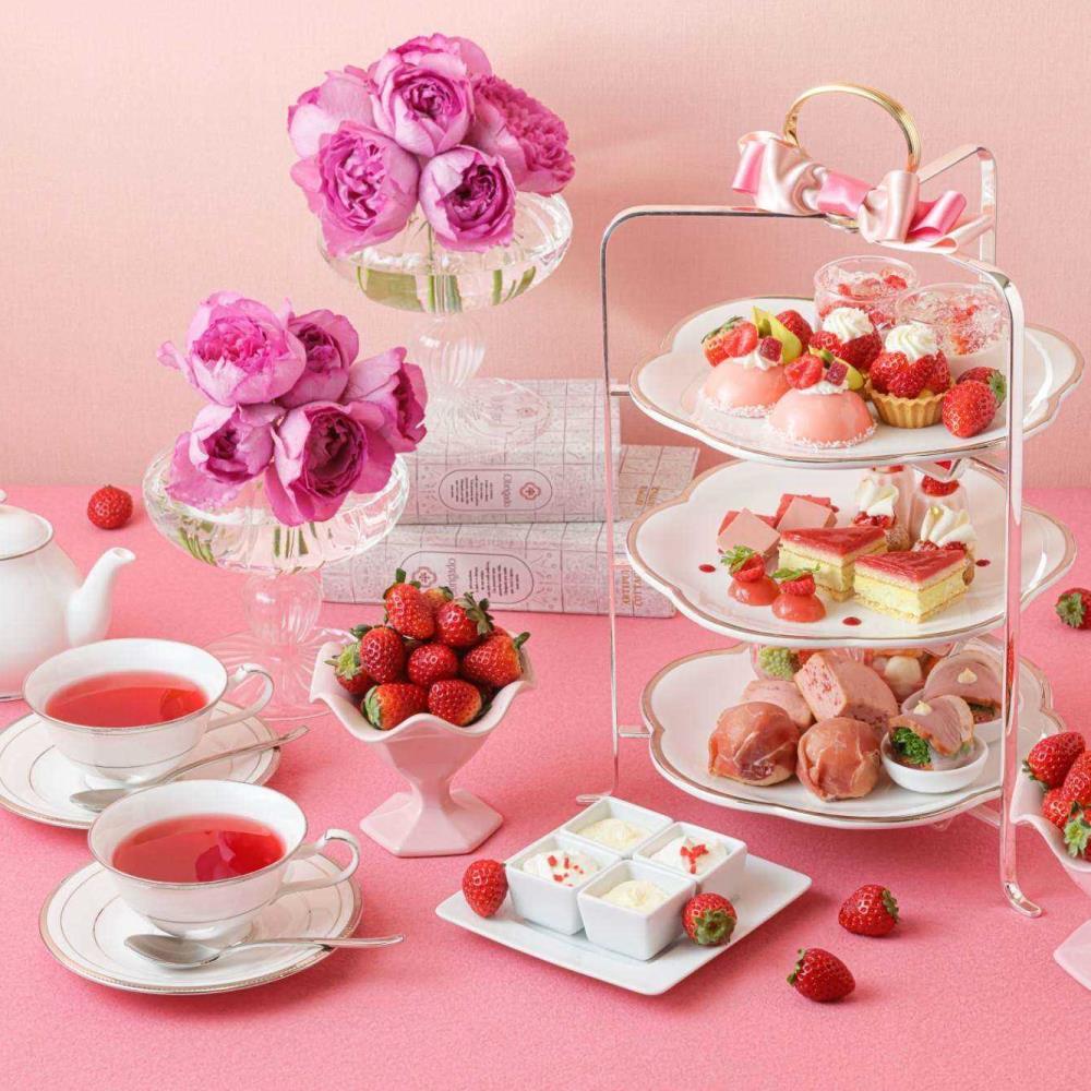 あまおうアフタヌーンティーセット ～赤い宝石～+ロンネフェルトの