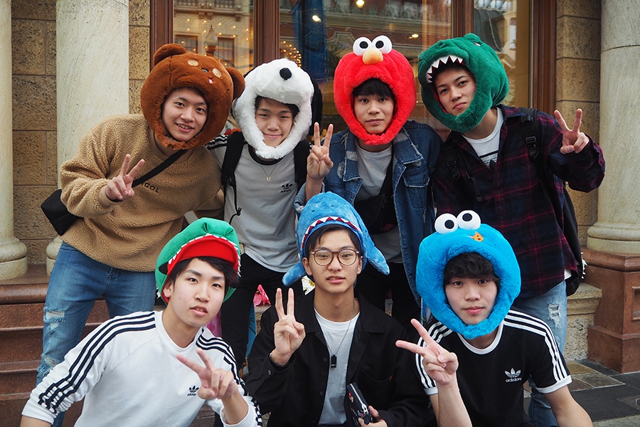 男子に人気、デカすぎるぬいぐるみ帽子 | Lmaga.jp