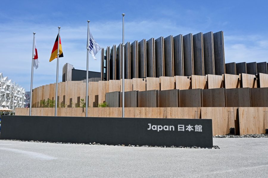 万博・日本館の「実は…」建築に焦点あてた貴重なツアー密着 | Lmaga.jp