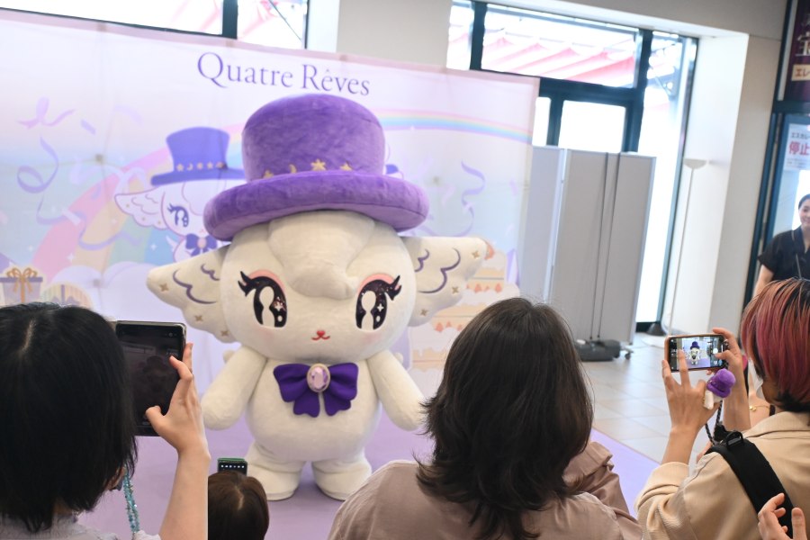 トップスター並の人気」宝塚大劇場に「大きくて可愛い」キャラ降臨