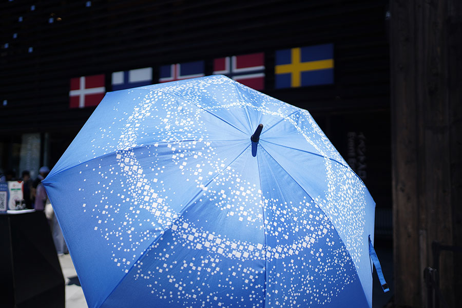 万博で無料の「日傘レンタル」、パビリオンで違う個性豊かなデザイン