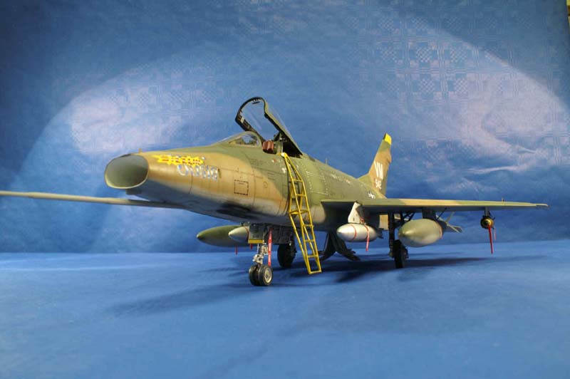 Trumpeter 1/32 F-100D Super Sabre | Large Scale Planes