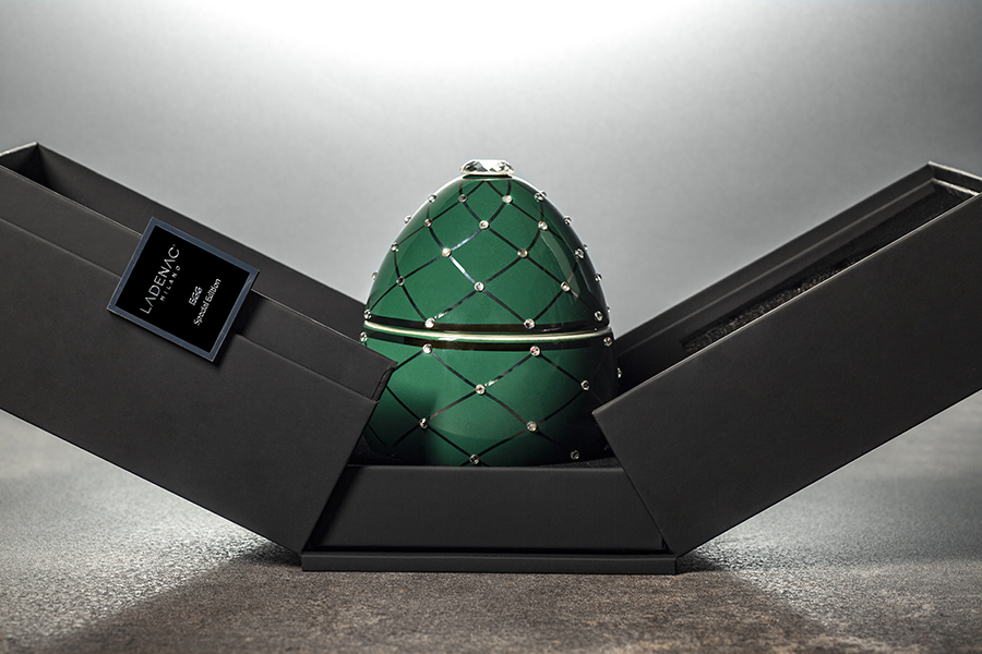 Helicoidal Egg Candle 220 g | Bois de Russie Collection