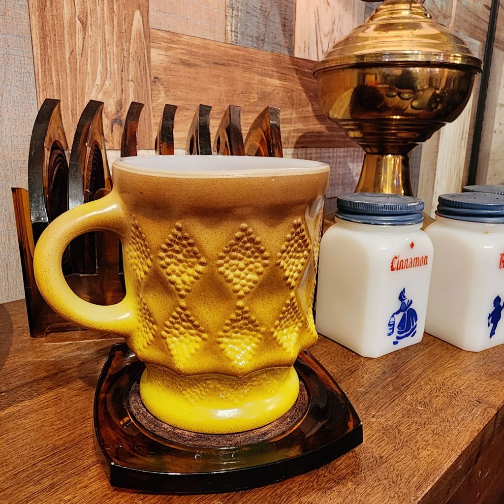 Fire King キンバリーマグのご紹介🙌 | アメリカンヴィンテージ