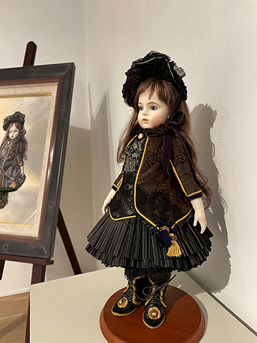 後藤典子（刺繍）矢倉奈津子（ビスクドール・桐塑人形）刺繍の庭園と