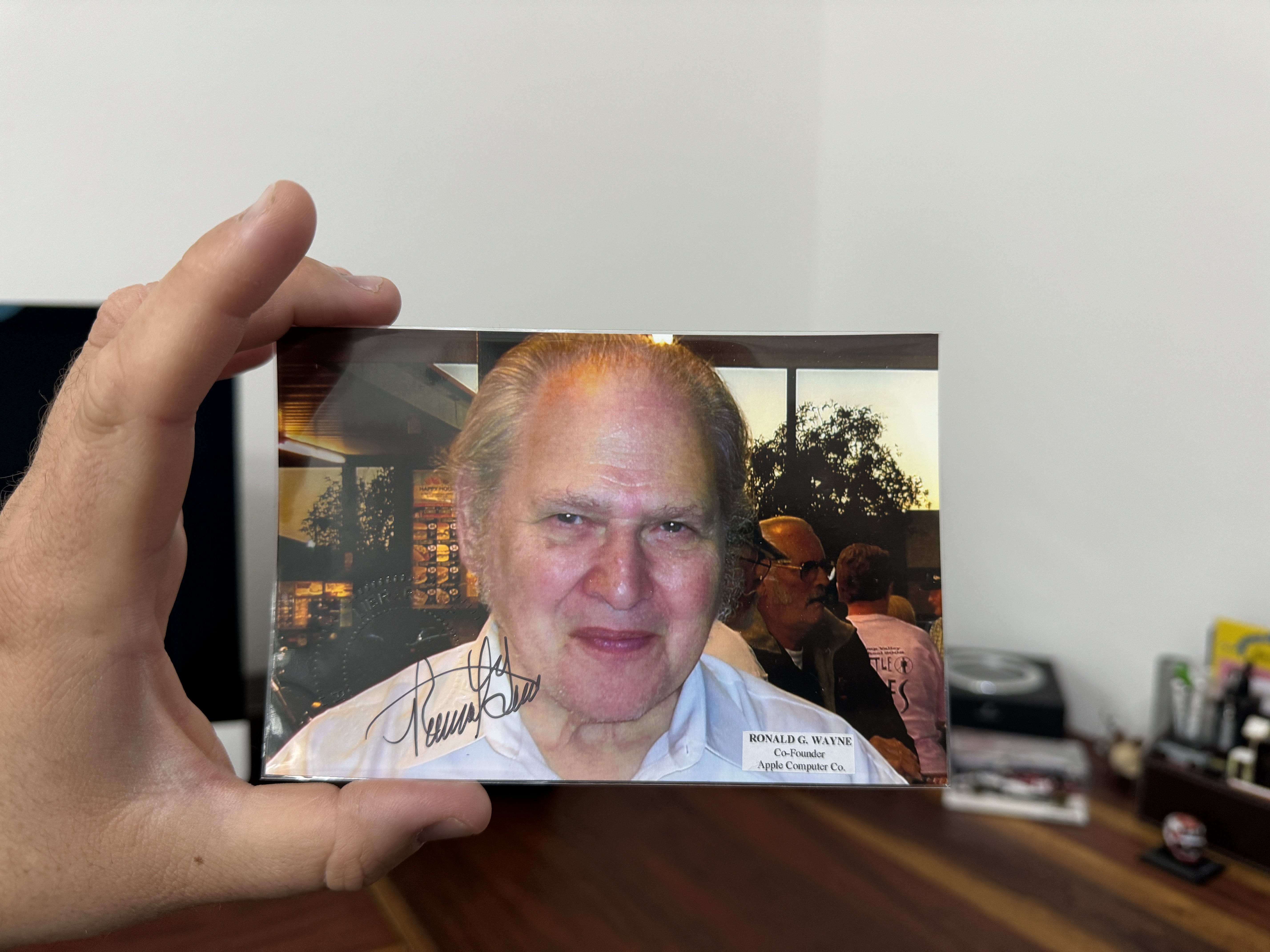 ロナルド・G・ウェイン: 見逃した男のサインがあります— Letem svetem