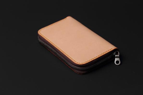 縦型ミドル】 ラウンドジップ ヌメ革 ナチュラル SMW001 | STOCK LIST
