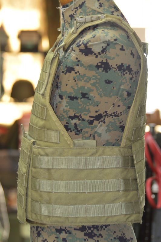米軍実物 EAGLE MBAV プレートキャリア カーキ ボディーアーマー／ベスト