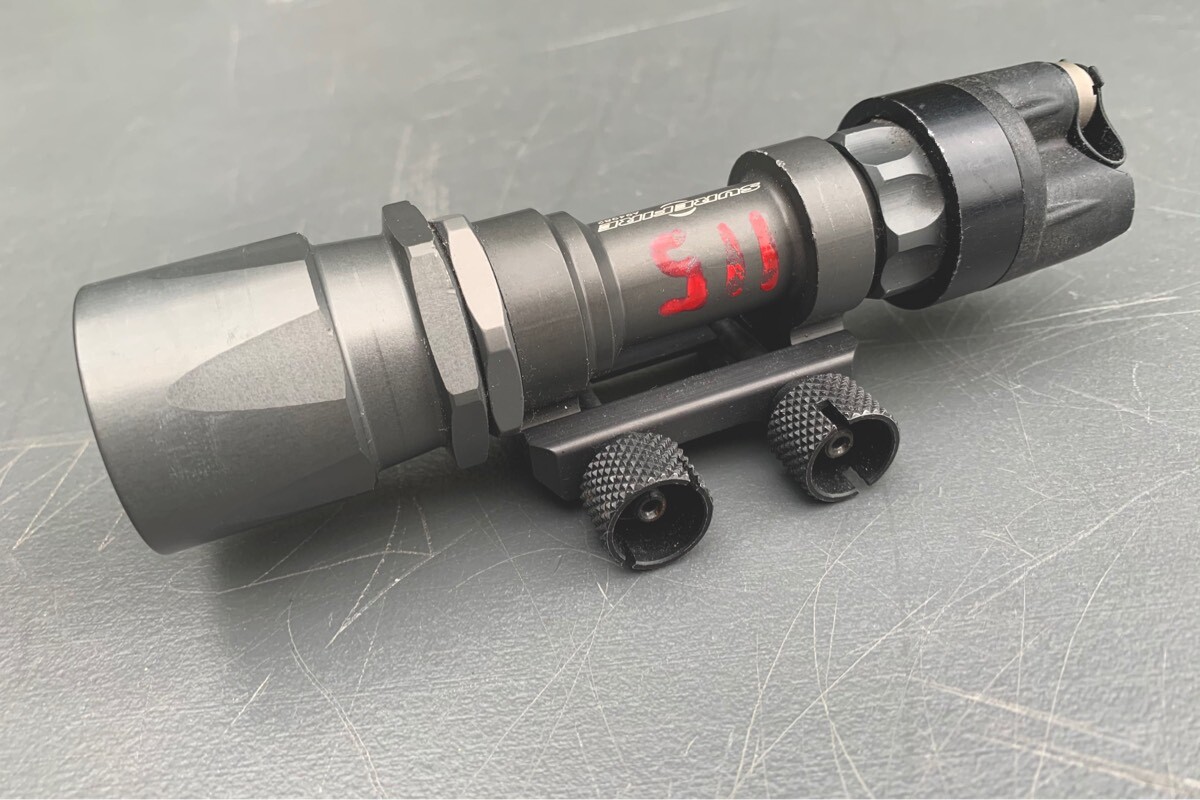 米軍実物 SUREFIRE/M951 ウェポンライト ピカティニーマウント