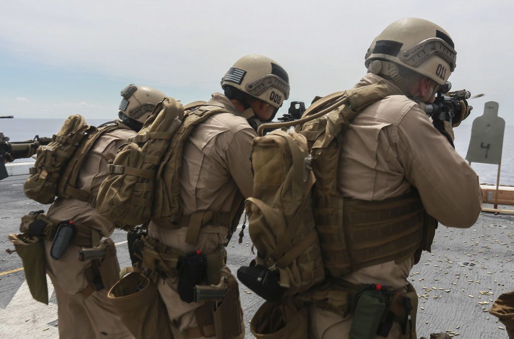 米軍実物 CWU27/P フライトスーツ タン カバーオール/つなぎ/CWU27/P