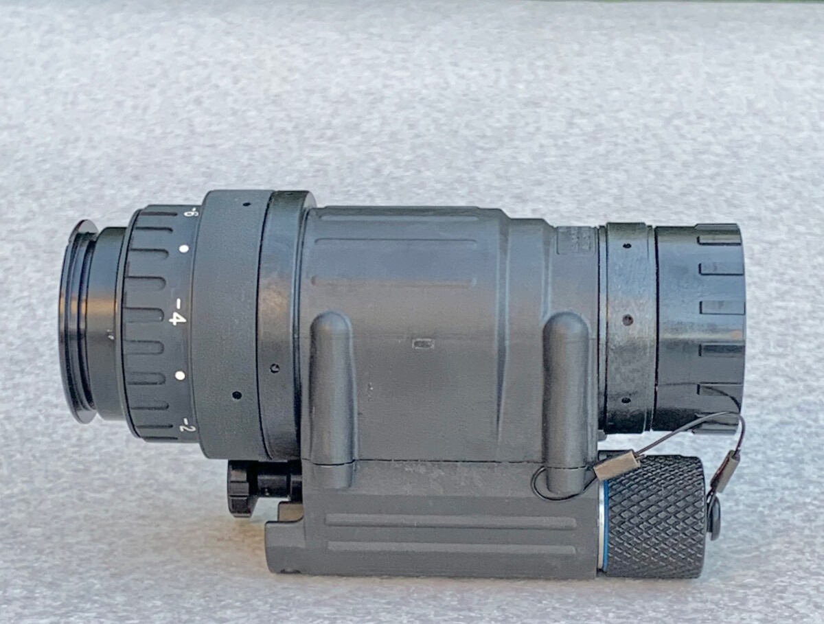 米軍実物 PVS-14 AN/PVS-14 ナイトビジョン 暗視官 マウントセット