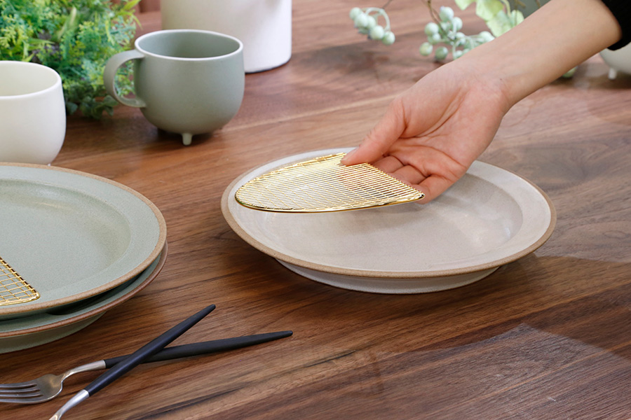 KIKIME (キキメ) amime (アミメ) プレート 半月 - 食器・カトラリー