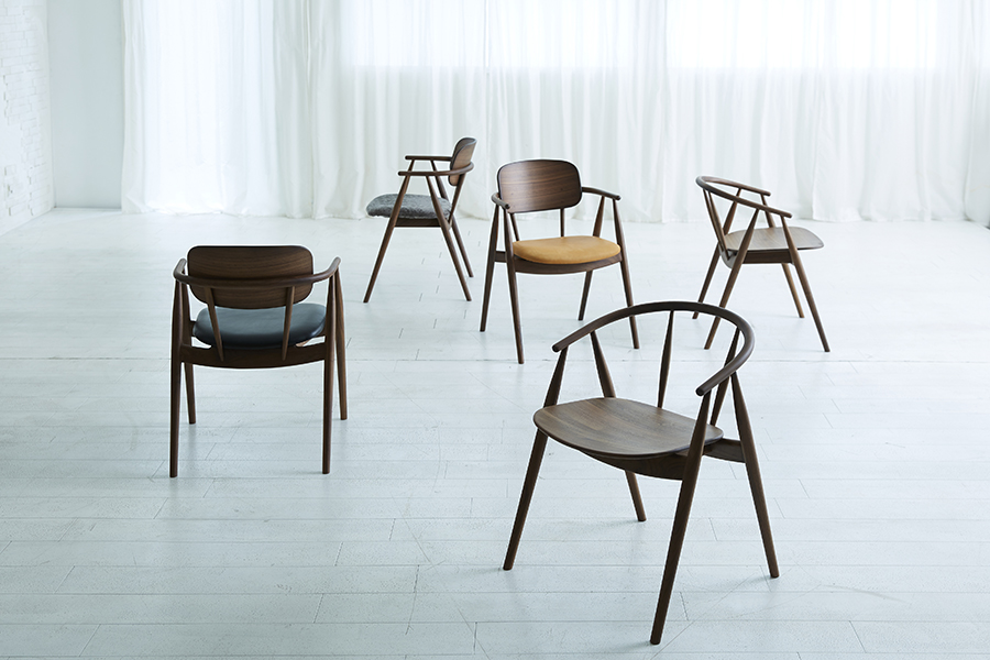 オーク無垢材の曲線美 小林幹也デザイン TRUNK2 ダイニングチェア 天然