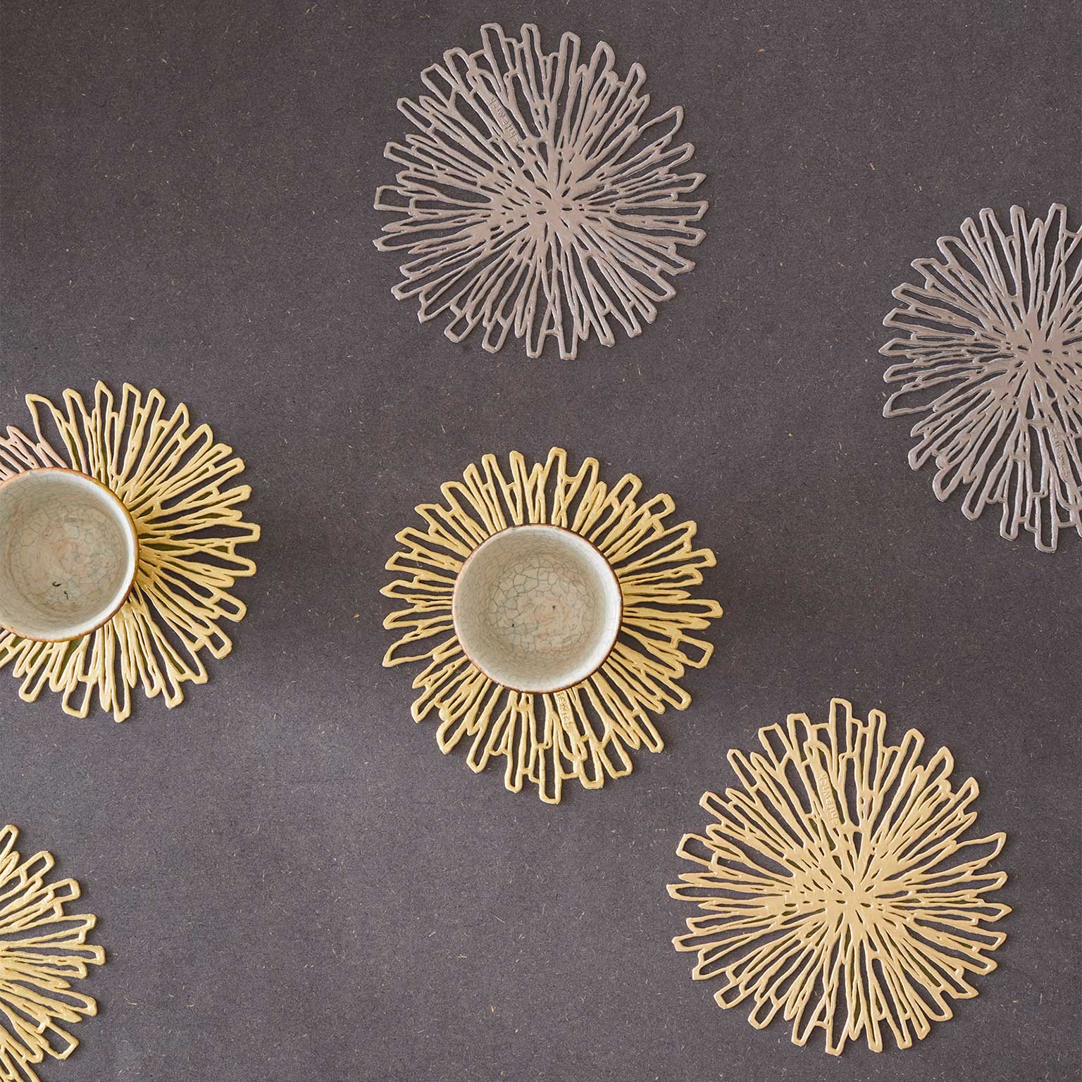 chilewich（チルウィッチ）Bloom コースター GOLD | LIVING MOTIF