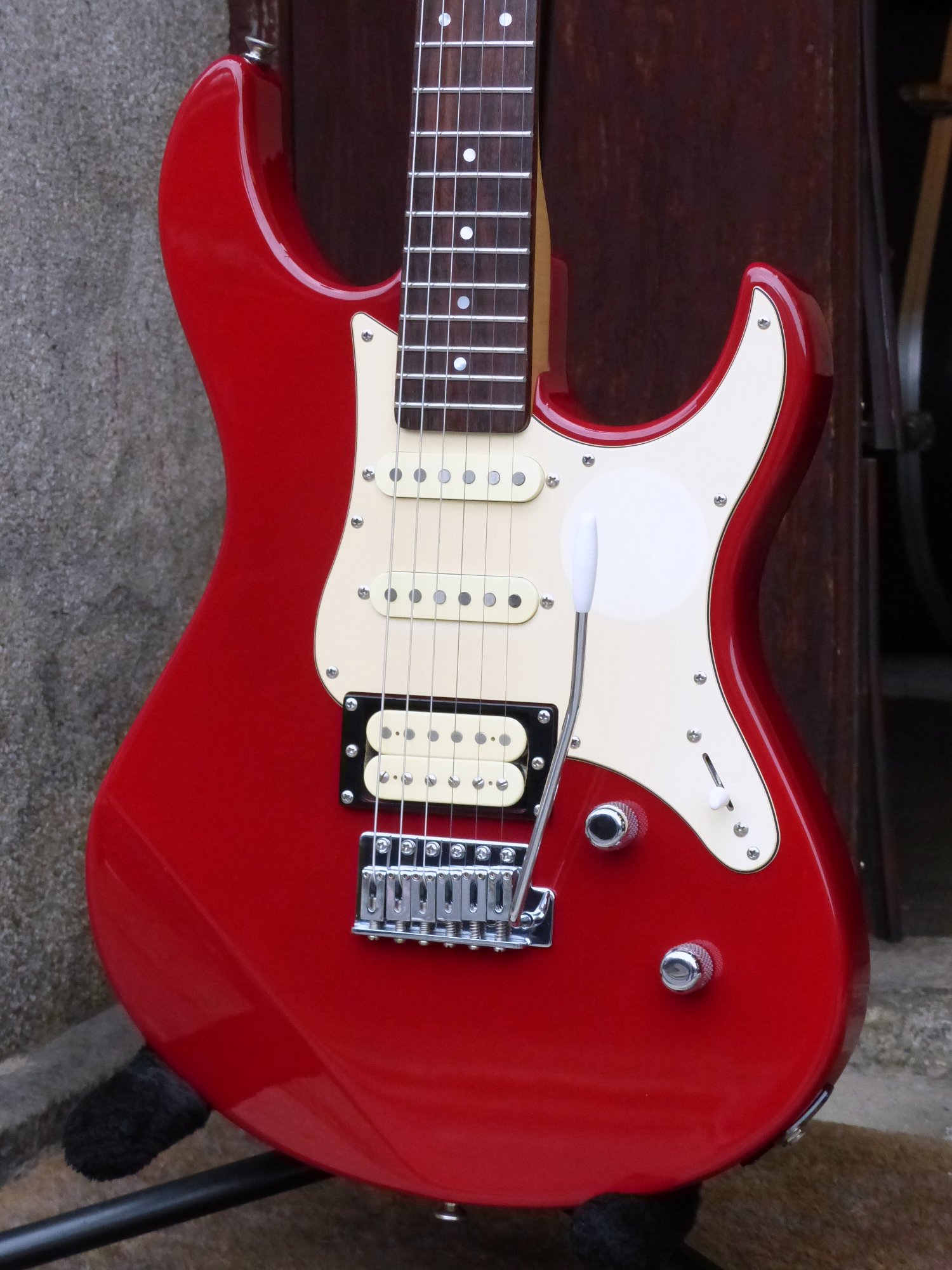 YAMAHA Pacifica PAC-112V – 京町家のギターショップ ライトニン