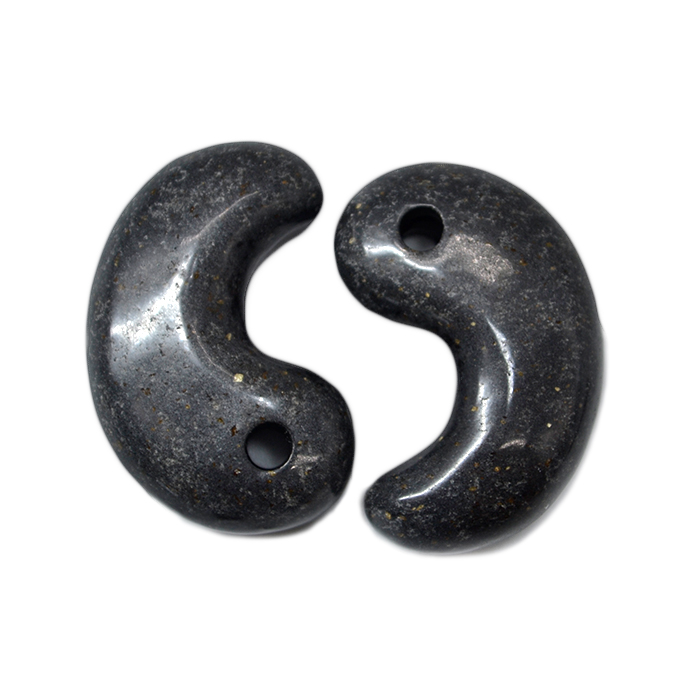 日本の石 大和光石 黒 勾玉 小 20mm 宮崎県産 天然石 パワーストーン