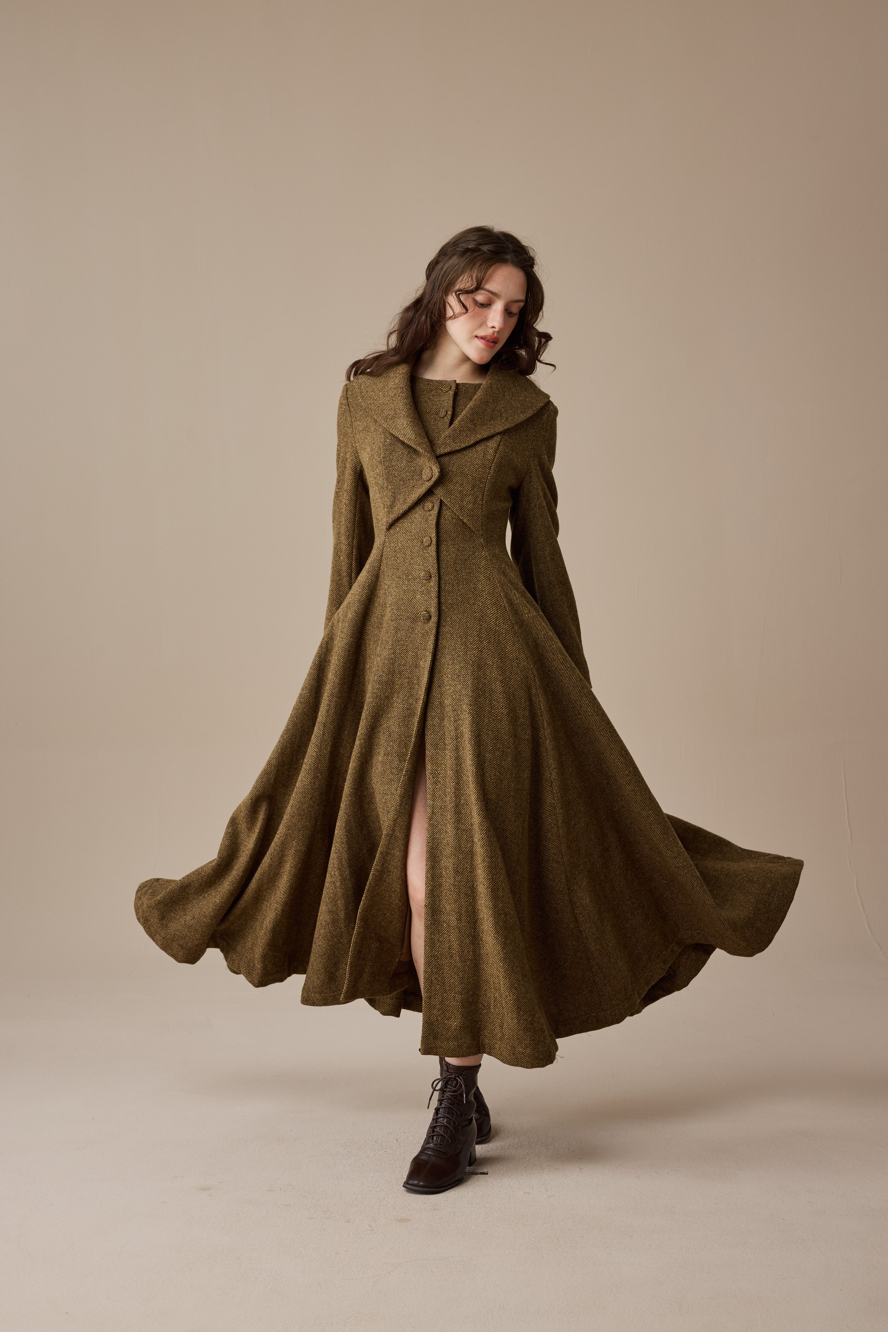 Gemma 17 | 100% wool victorian coat – Linennaive