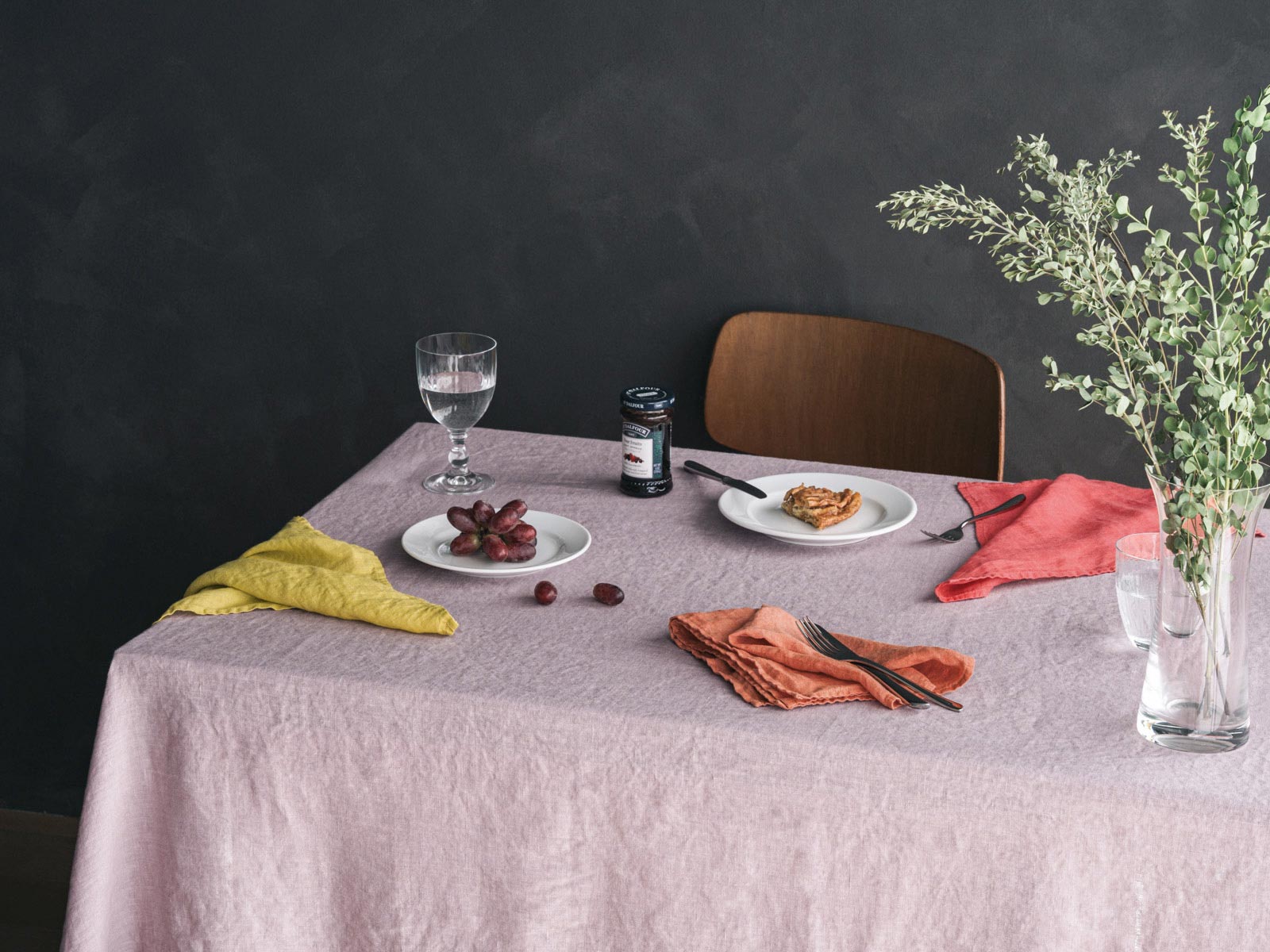 リネンのテーブルクロスで食卓を彩る | Lino e Lina ONLINE SHOP