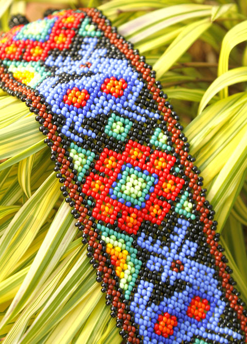 ビーズブレスレットバングル（メキシコのウィチョル族）-中南米と世界