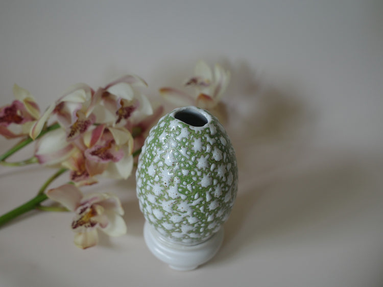 Despots]Egg-on-shell vase– LUVONICAL flower works