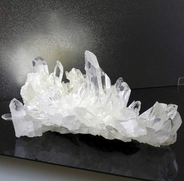 水晶のお守り効果（特徴は浄化、魔除け、開運、安定など