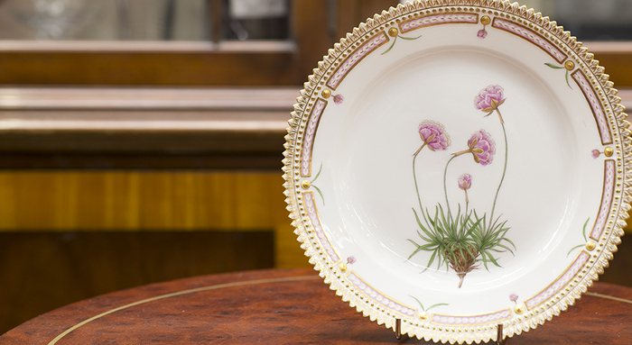フローラダニカ（ロイヤルコペンハーゲン）｜ブランド食器買取のライフ