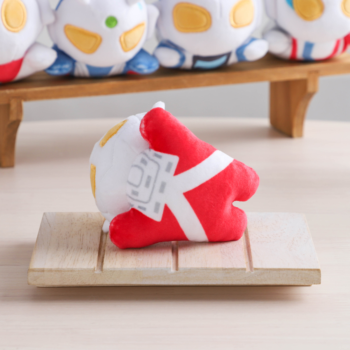 M78ウルトラマン もちもちてのりぬいぐるみ ウルトラセブン 47689