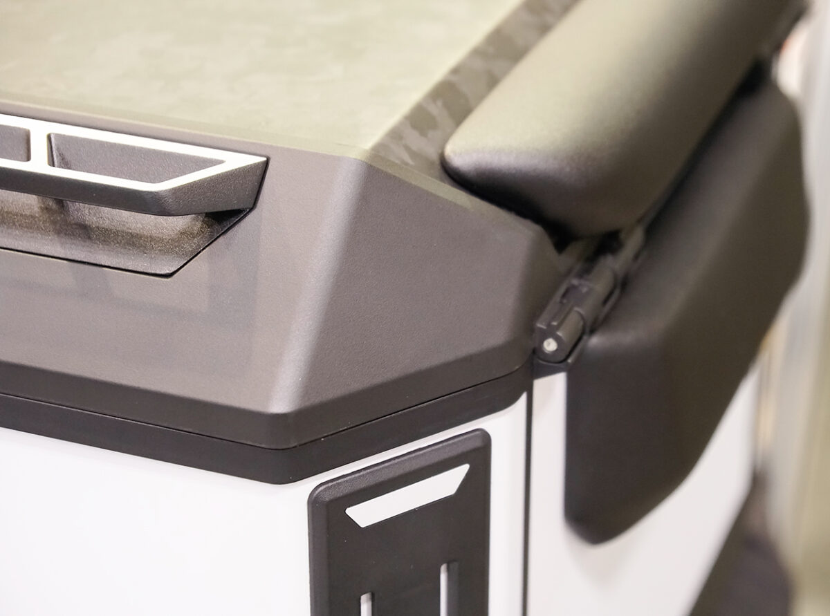 バイク旅に機能美を。バイクを愛するトップエンジニア集団が創る