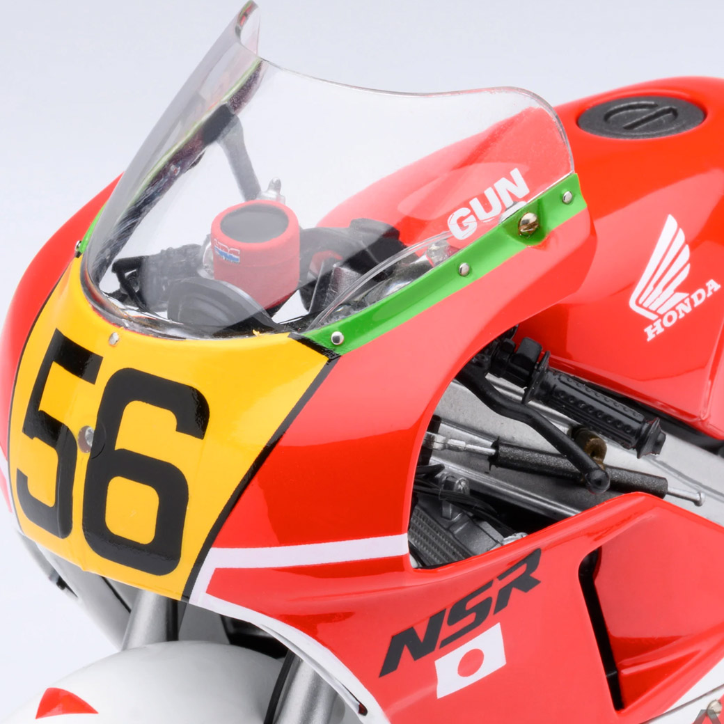 巨摩 郡ヘルメットも付属！『バリバリ伝説』NSR500を1/12スケールで