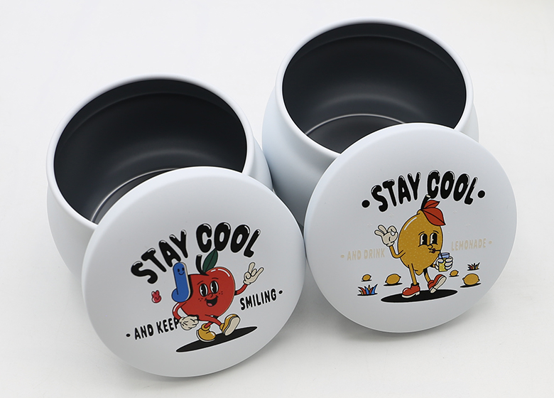 オリジナルプリント】ふっくら缶ケース 全5色 φ65mm | オリジナル