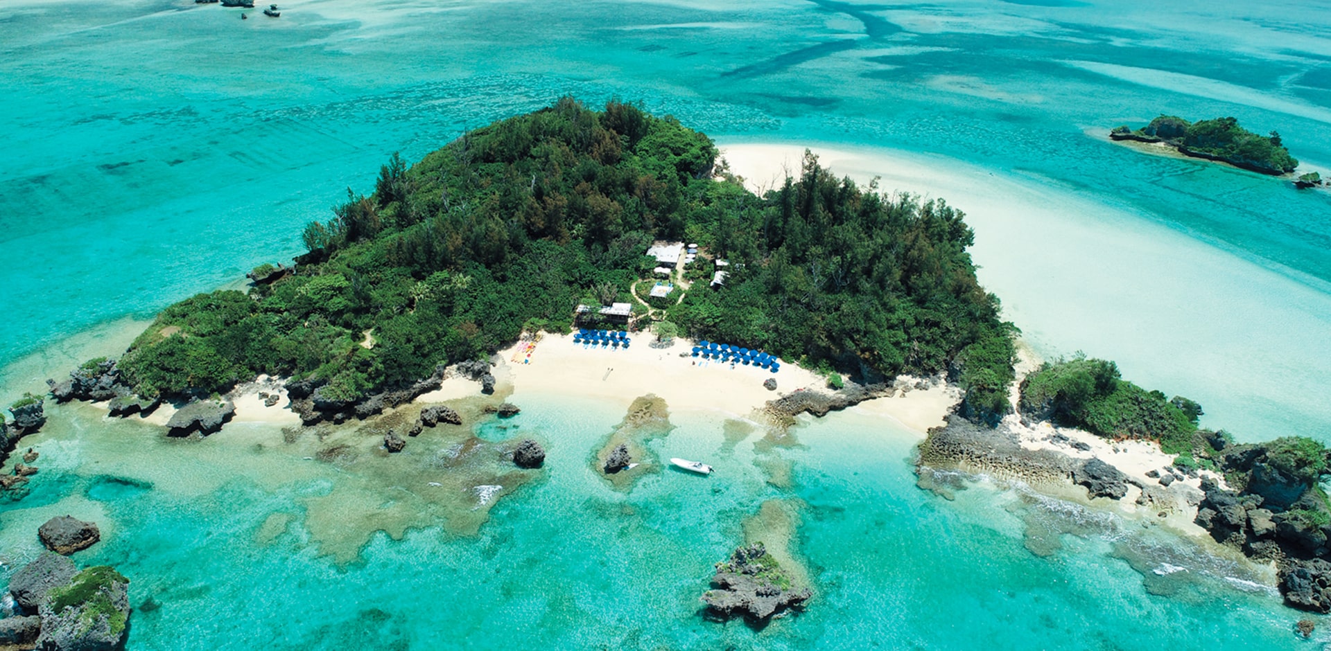 Official] The Moon Beach Museum Resort | The Closest Resort to